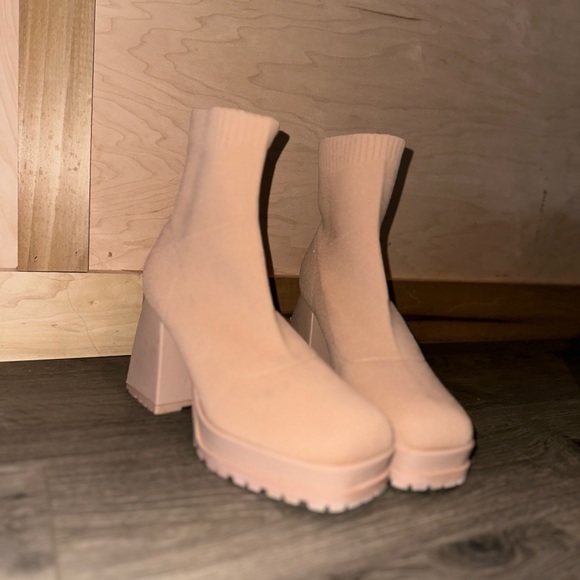 Beige Solid Color, Square Toe, Retro Block Heel Platform - Picture 4 of 7